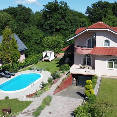 Villa Katarina With Pool Banja Luka Exterior foto