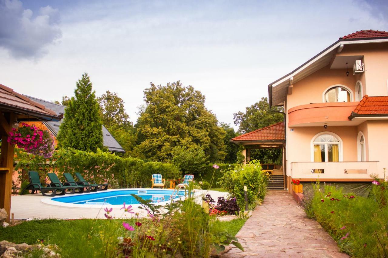 Villa Katarina With Pool Banja Luka Exterior foto